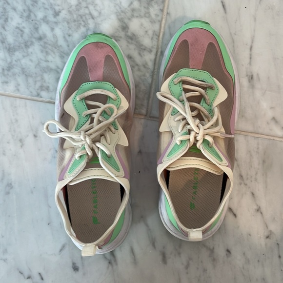 Fabletics training shoes 7.5 - Picture 3 of 4